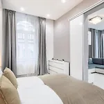 Cozy & Central Apartment With 2-Bedroom