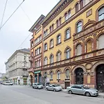 Cozy & Central Apartment With 2-Bedroom