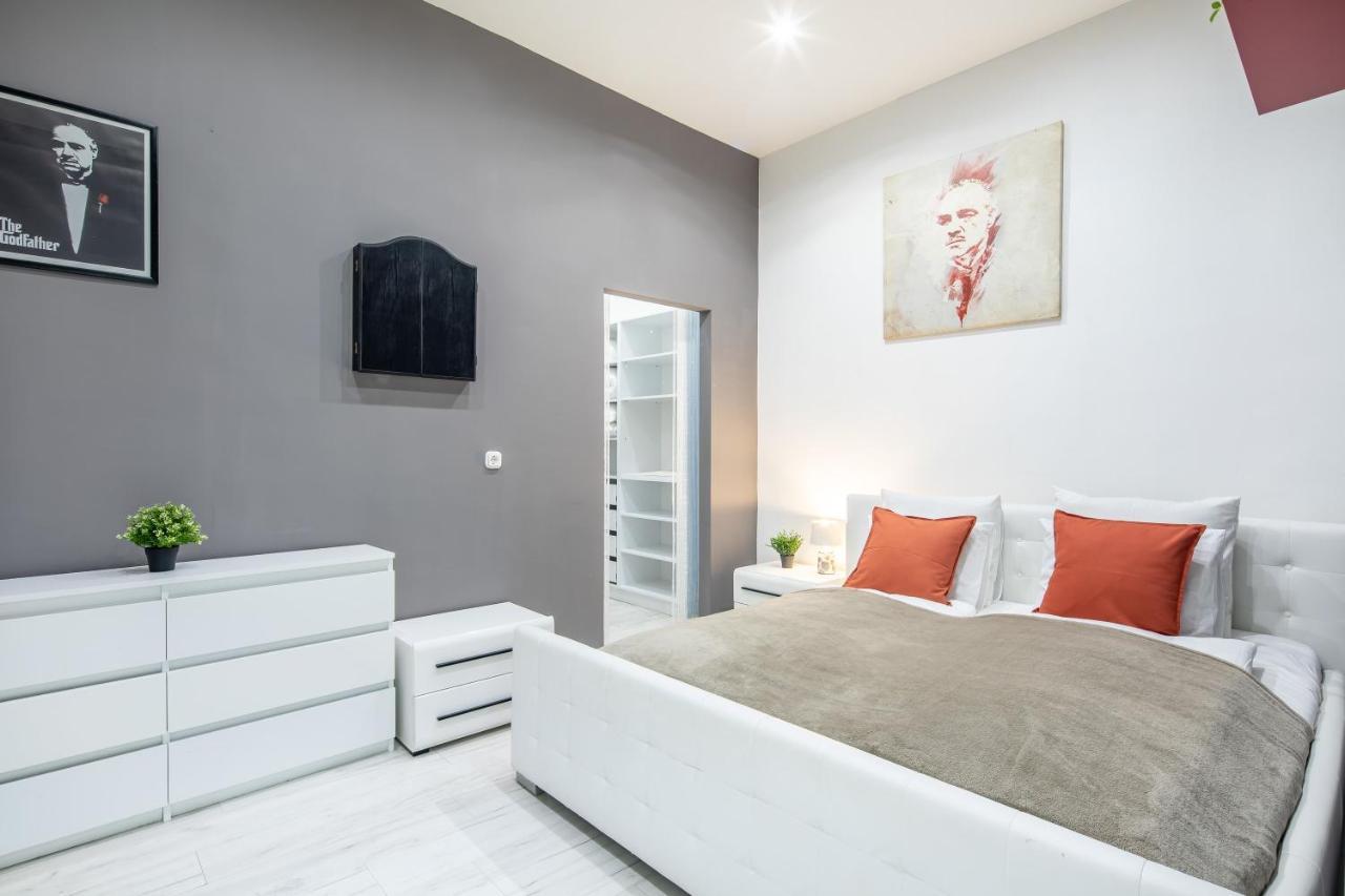 Cozy & Central With 2-bedroom * Budapest